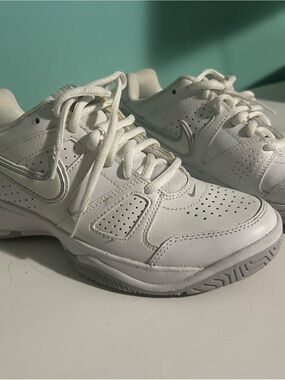 Nike White Leather Sneakers with Silver Swoosh